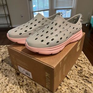 Kane Revive Gray and Pink Shoes